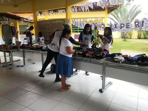 EMPREENDEDORISMO NA PRÁTICA: BAZAR REALIZADO PELOS ALUNOS DO 9º ANO DA ESCOLA MARIA RITA MOVIMENTOU O POVOADO DE AREIA