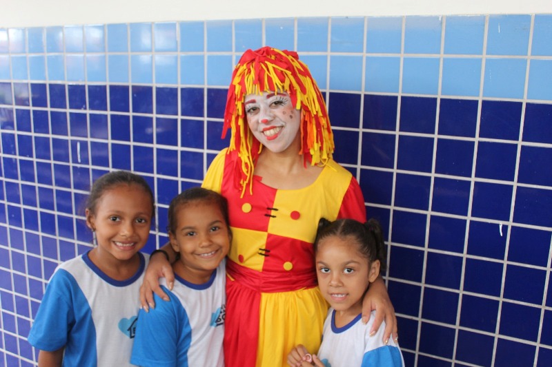 ATIVIDADES DE INCENTIVO À LEITURA NO "DIA DO LIVRO INFANTIL"