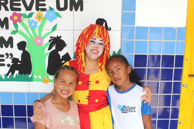 ATIVIDADES DE INCENTIVO À LEITURA NO "DIA DO LIVRO INFANTIL"