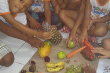 AULA SOBRE ALIMENTOS NATURAIS E INDUSTRIALIZADOS NA ESCOLA VITOR BEZERRA LOLA 