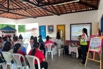 FORMAÇÃO COM OS AUXILIARES DE ENSINO 