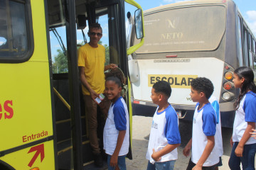 VISITAS DAS ESCOLAS À EXPOSIÇÃO AGROPECUÁRIA EM FEIRA DE SANTANA
