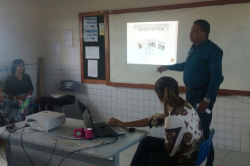  PALESTRA VOLTADA AO CONCURSO DE REDAÇÃO É PROFERIDA NA ESCOLA MARIA RITA