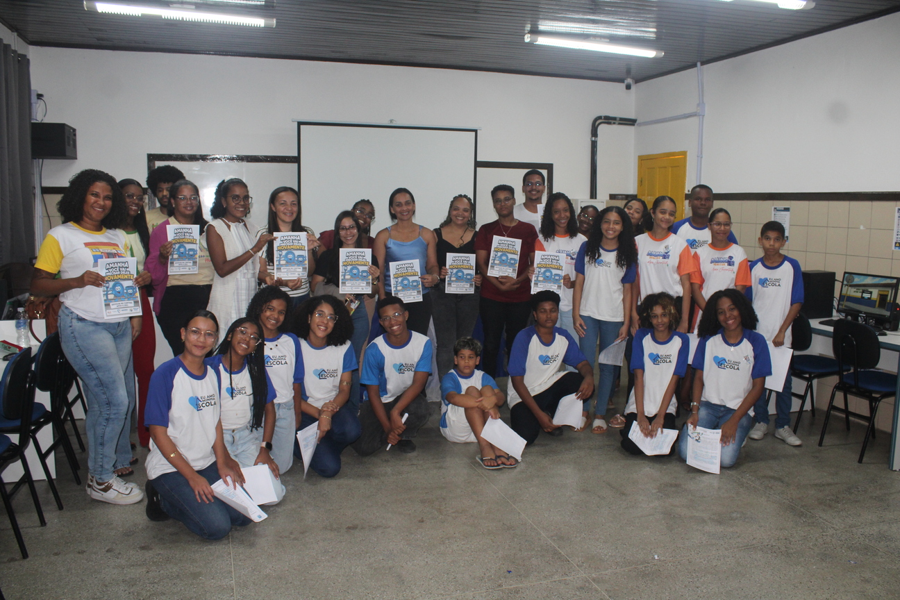 ESCOLA MUNICIPAL ARTHUR VIEIRA DE OLIVEIRA PROMOVE ENCONTRO DE MOBILIZAÇÃO DEMOCRÁTICA