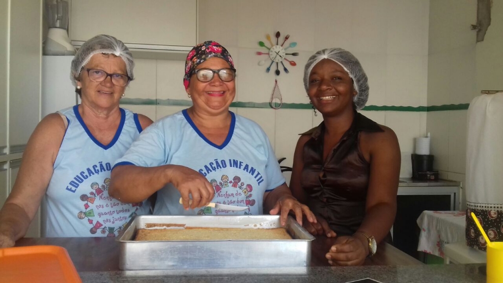 “BOLO DE TAPIOCA” FEZ SUCESSO COMO “RECEITA CRIATIVA” NA MERENDA DA ESCOLA VITOR BEZERRA LOLA